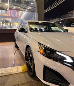 نيسان ألتيما